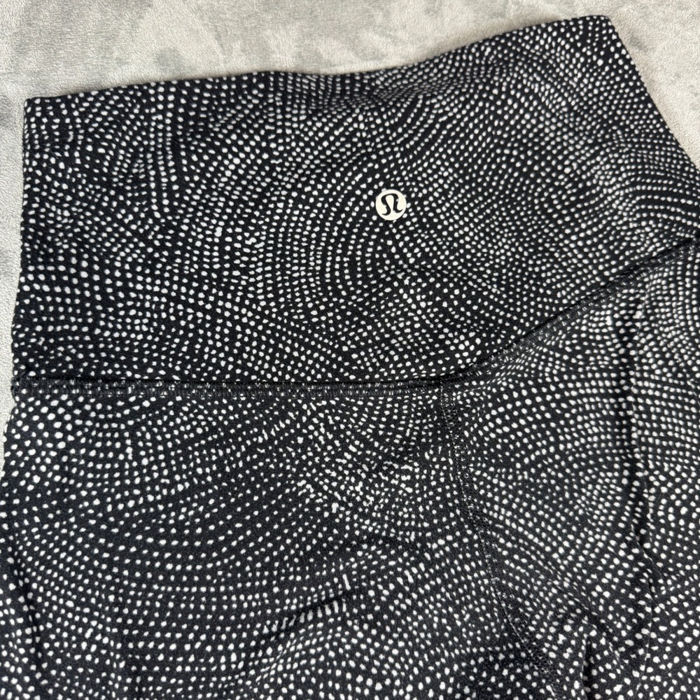 Lululemon Athletica Free Spirit Ice Grey‎ Black Align Pant 28" Leggings - US 4